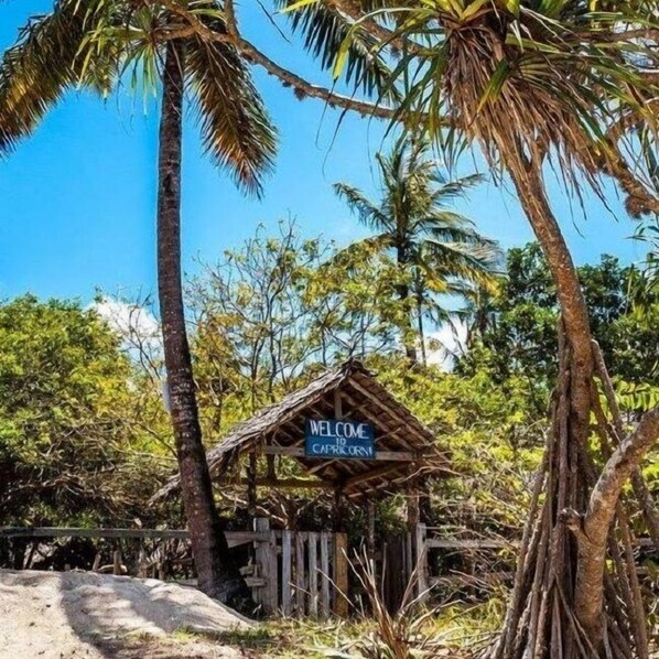 Exterior - Capricorn Beach Cottages (Pangani)