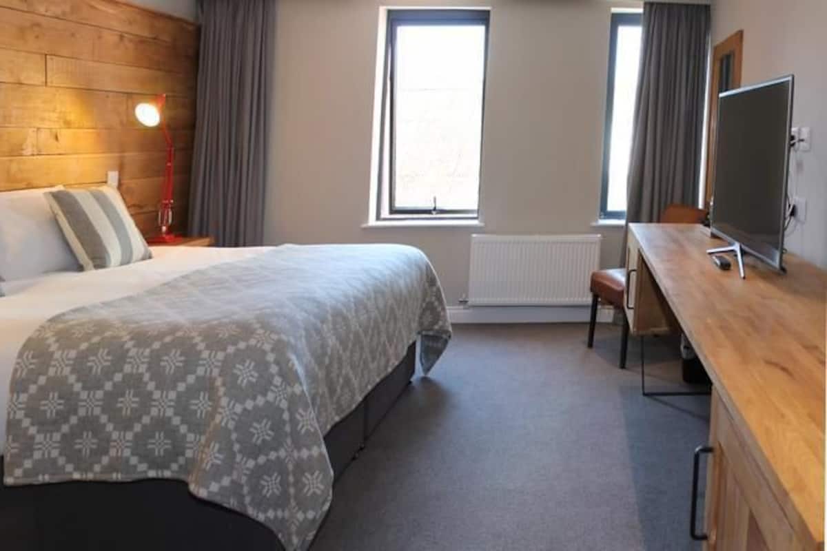 Quarto casal | Ferros/tábuas de passar roupa, Wi-Fi de cortesia, roupa de cama