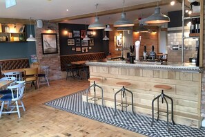 Bar (on property) - Billycan (Tenby)