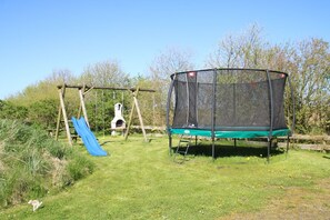 Children's play area - outdoor - Landhaus Dircks (St. Peter-Ording)