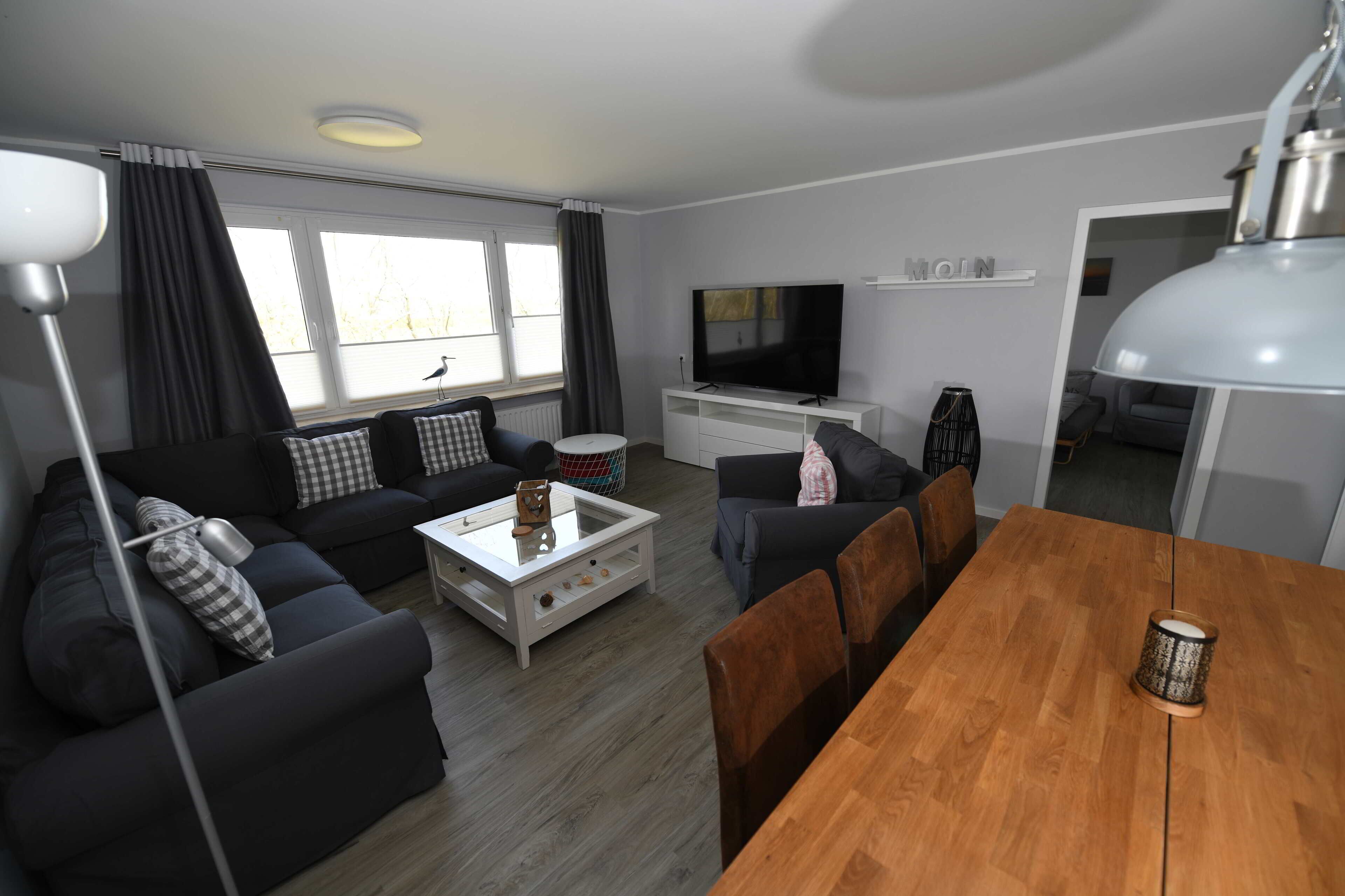 superior apartment | living area | tv