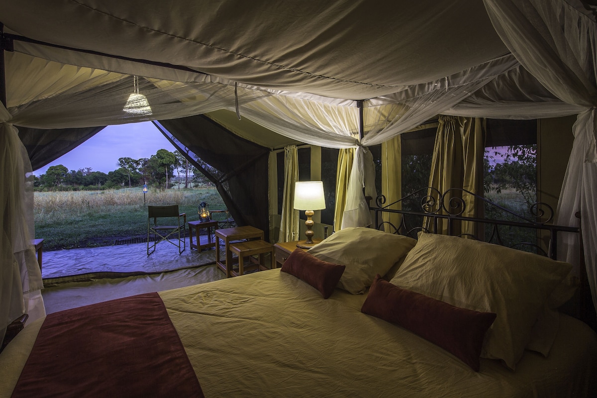 In-room safe, free WiFi, bed sheets