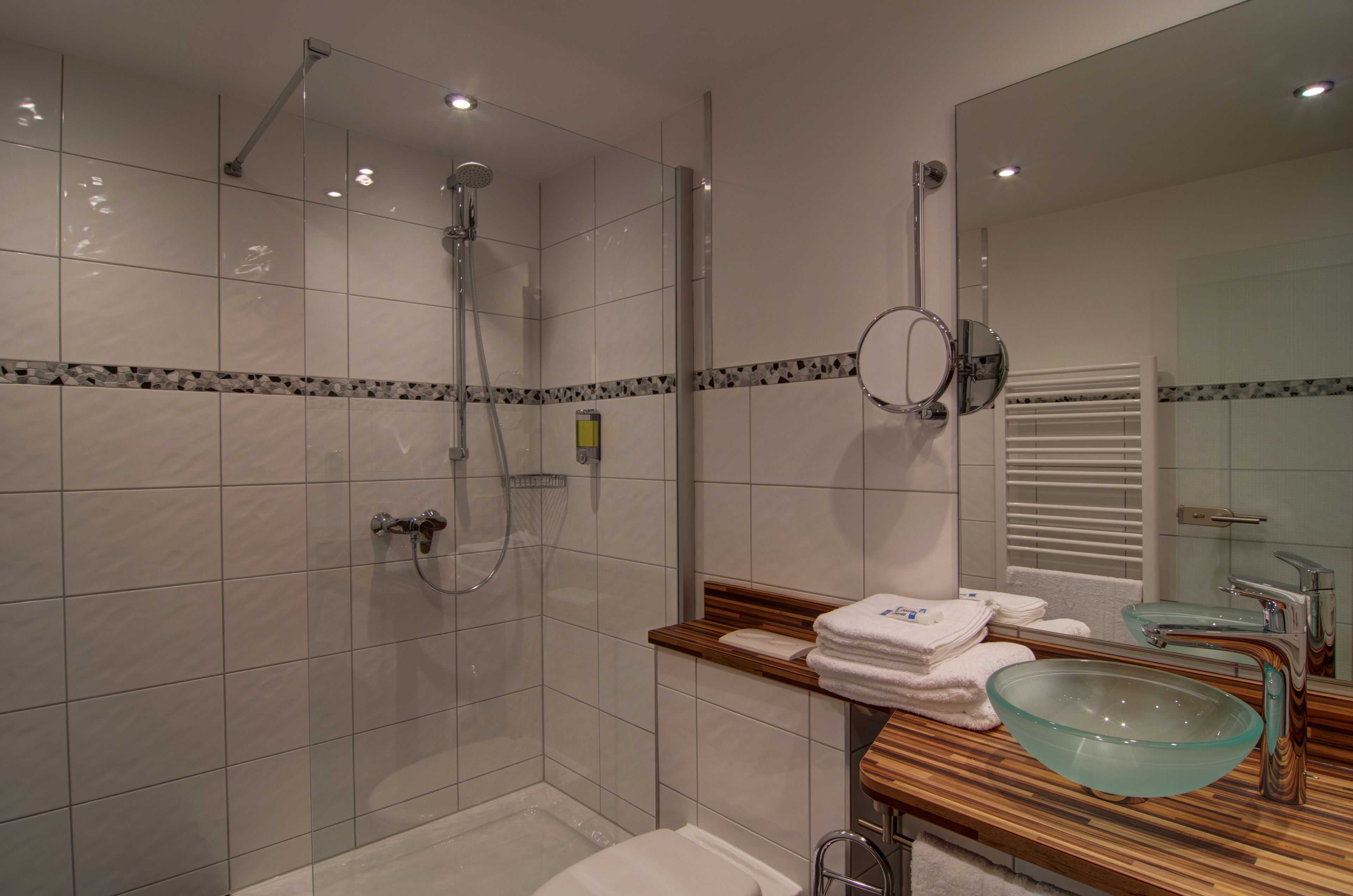 deep-soaking bathtub, free toiletries, hair dryer, towels
