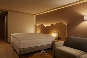 Bộ đồ giường kháng dị ứng, minibar với thức ăn, đồ uống miễn phí 