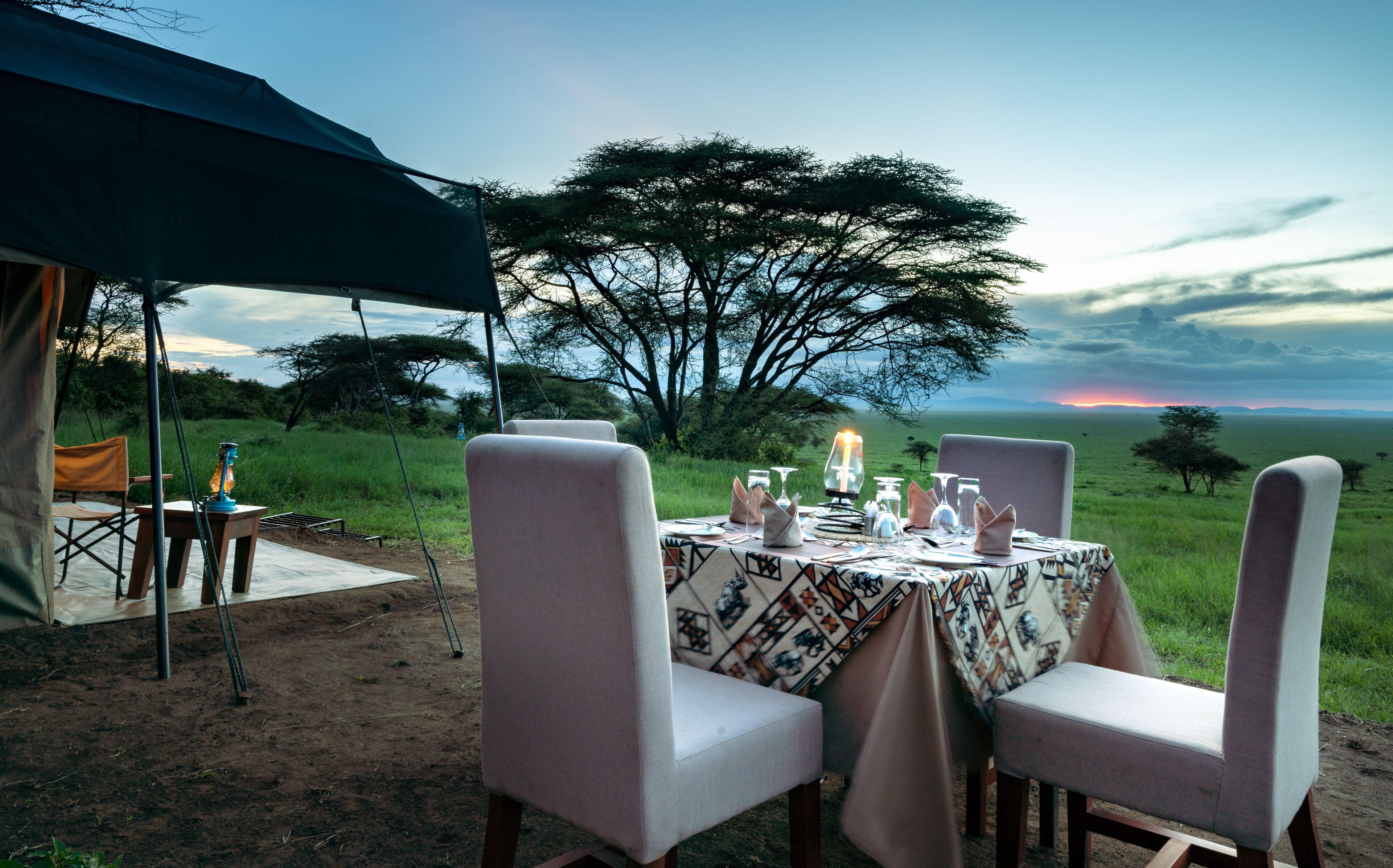 Breakfast, lunch, dinner served; local and international cuisine 