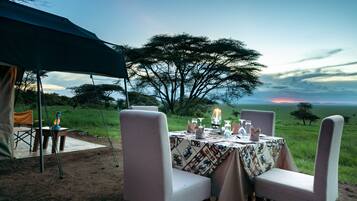 Breakfast, lunch, dinner served; local and international cuisine