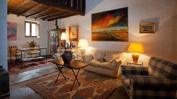 Suite, 1 habitación | Escritorio