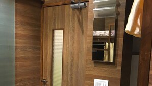 Interior - Ample Dormitory - Hostel (Mumbai)