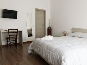 Classic Quadruple Room, Multiple Beds | Free WiFi, bed sheets - Sava Bed and Breakfast (Santeramo in Colle)