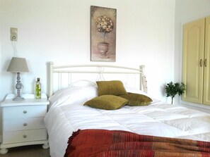 Massages on the beach, reflexology, manicures and pedicures, massages