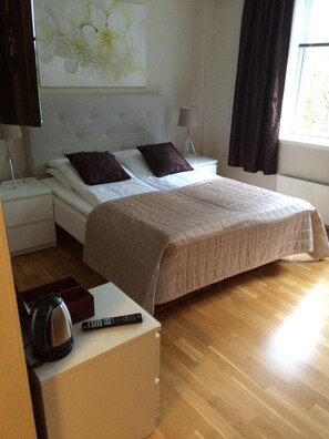 Pillow-top beds, blackout curtains, soundproofing, free WiFi - Nordfjord Hotell - Bryggen (Stad)