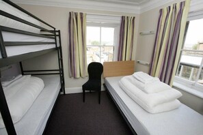 Room 13 - 3 bedded bunk room  | Iron/ironing board, free WiFi, bed sheets - Alnwick Youth Hostel (Alnwick)
