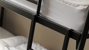 Room 14 - 4 bedded bunk room  | Iron/ironing board (on request), WiFi (free), bed sheets - Alnwick Youth Hostel (Alnwick)