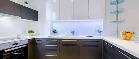 Appartement Supérieur, salle de bains privée, vue ville | 1 chambre, coffres-forts dans les chambres, chambres insonorisées