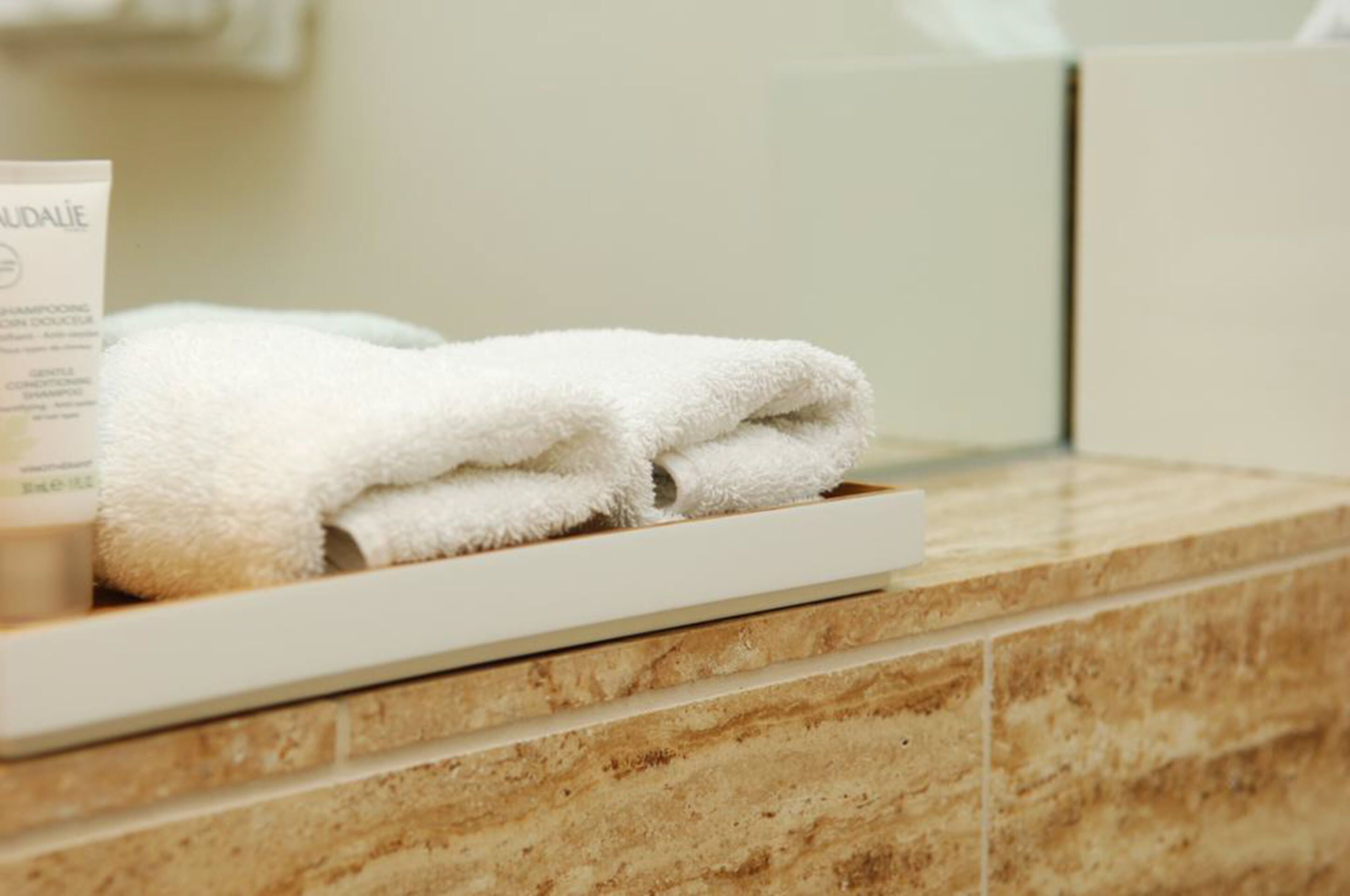 standard double room | bathroom | free toiletries, hair dryer, towels, soap