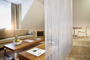 Hypo-allergenic bedding, in-room safe, individually decorated - Das Spritzenhaus (Eltville am Rhein)