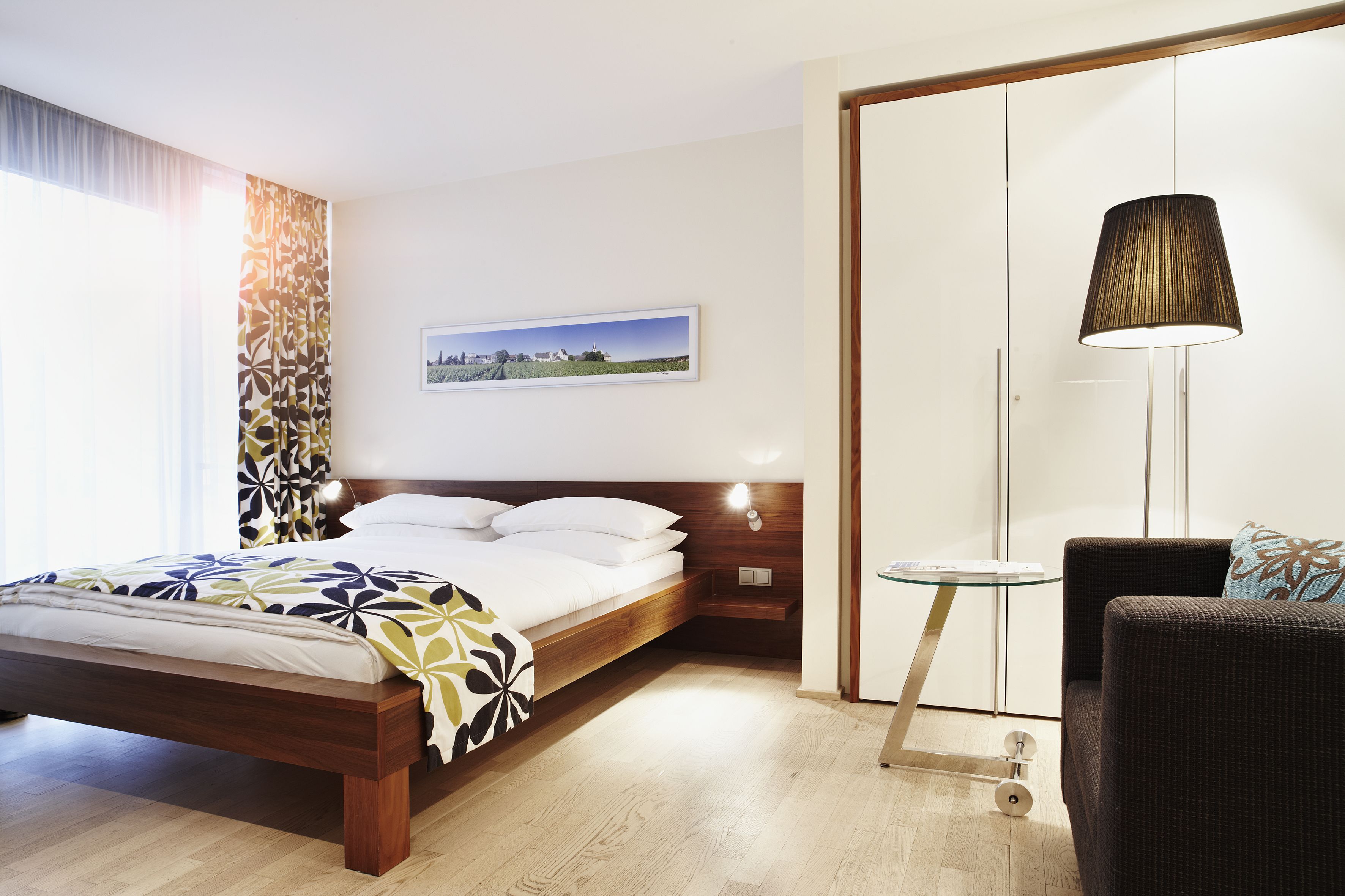 hypo-allergenic bedding, in-room safe, individually decorated