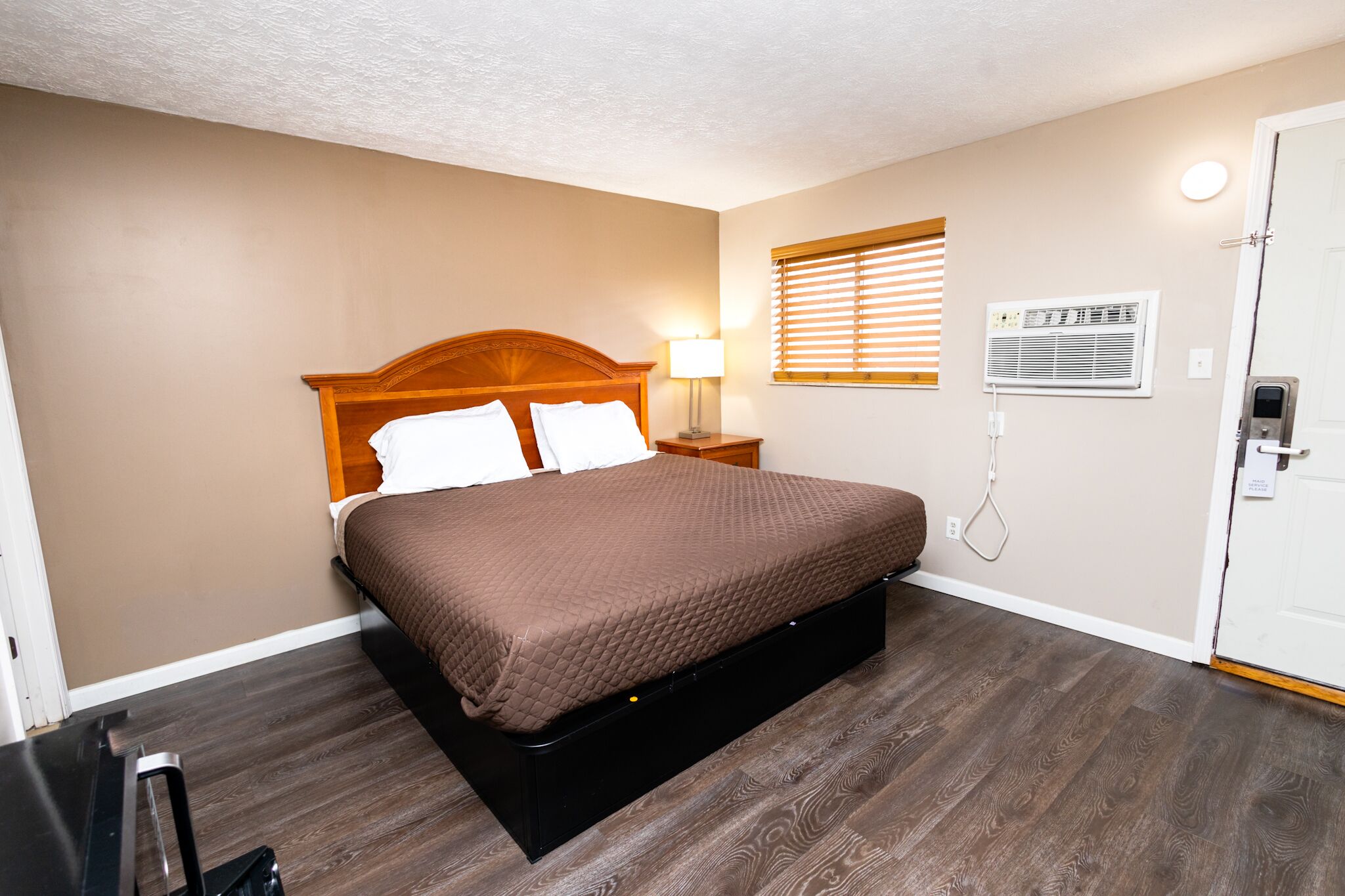 Chambre Simple, 1 très grand lit, non-fumeur