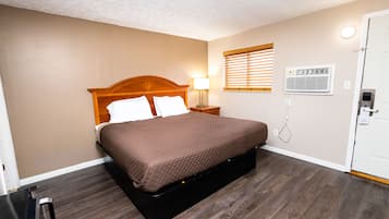 Phòng đơn cơ bản, 1 giường cỡ king, không hút thuốc | Truy cập Internet không dây miễn phí, bộ trải giường