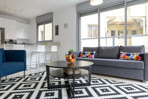 Apartment, 3 Bedrooms | Living room | Flat-screen TV - Amazing 3 BDR 2 Baths, Balcony and Parking (Tel Aviv)