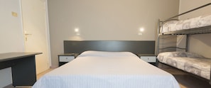 In-room safe, desk, free WiFi