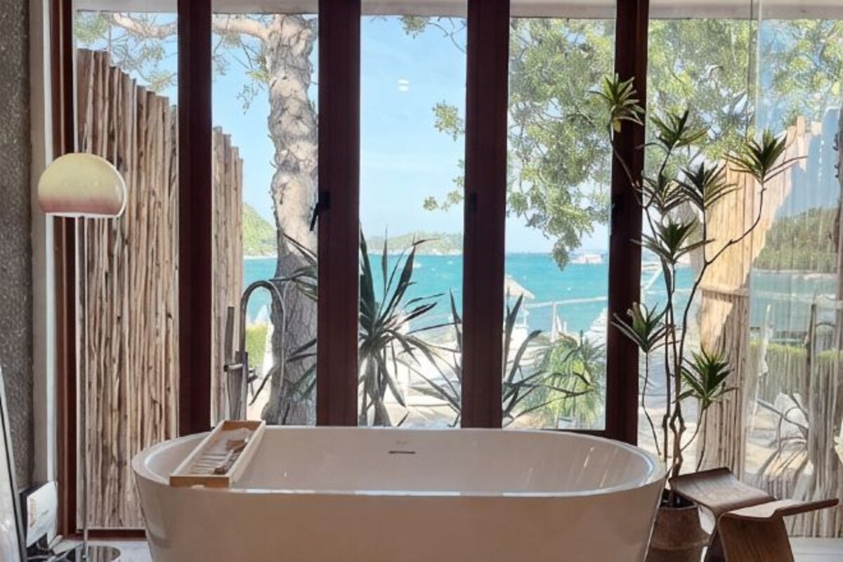 Bathroom | Shower, hair dryer, towels