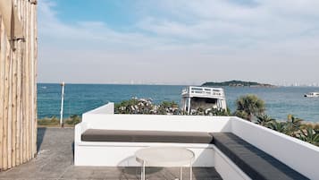 Atlantic Blue Ocean Villa | 客廳 | 平面電視