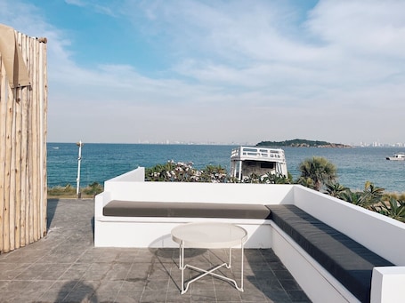 Atlantic Blue Ocean Villa | Living area | Flat-screen TV