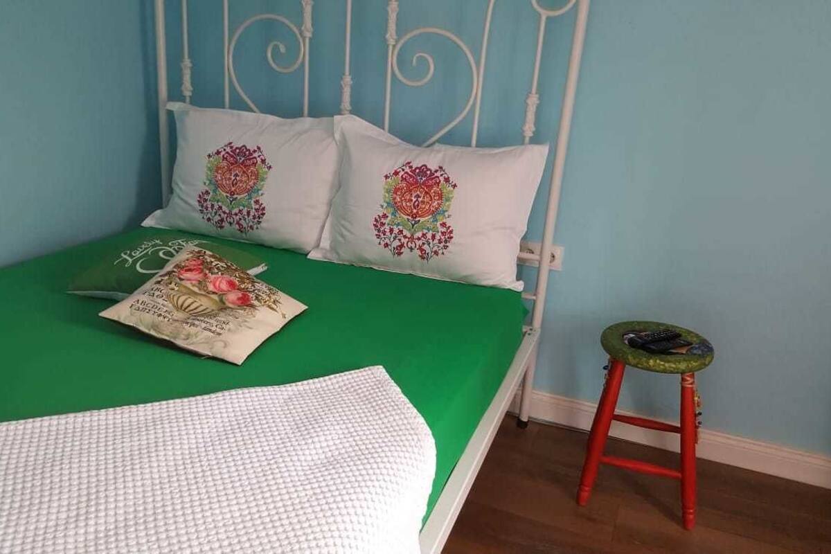 Standard Room | Iron/ironing board (on request), WiFi (free)
