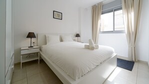 Apartment, 3 Bedrooms - 3 BDR Balcony W Parking by Banana Beach (Tel Aviv)
