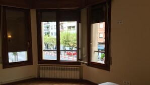 Twin kamer, uitzicht op de stad