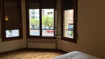 Habitación Doble con baño privado externo - 2 camas | Wifi gratis y ropa de cama