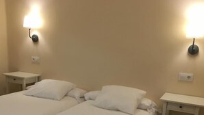 Twin kamer, uitzicht op de stad