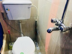 Deluxe Double Room, 1 Double Bed, Non Smoking | Bathroom