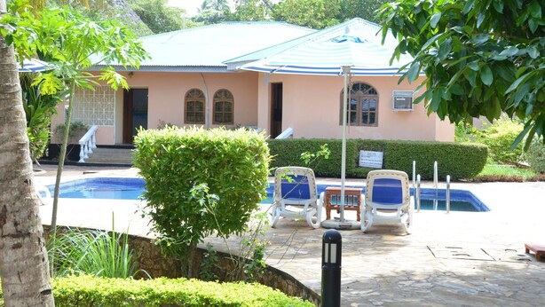 Unclassified image, 1 of 2, button - Safina Resort (Bububu)