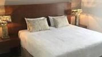 Caja de seguridad en la habitación, cortinas blackout y wifi gratis