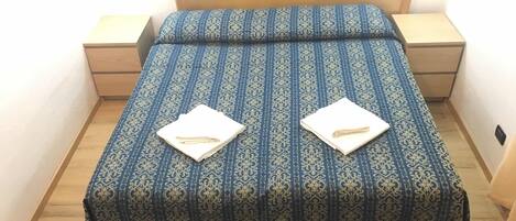 Literie de qualité supérieure, bureau, Wi-Fi gratuit, draps fournis