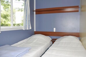 2 bedrooms, individually decorated, individually furnished - Camping Les Rives d'Auzon (Lavilledieu)