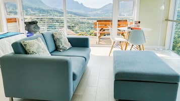 Deluxe Apartment (Havana) | Premium bedding, individually decorated, individually furnished