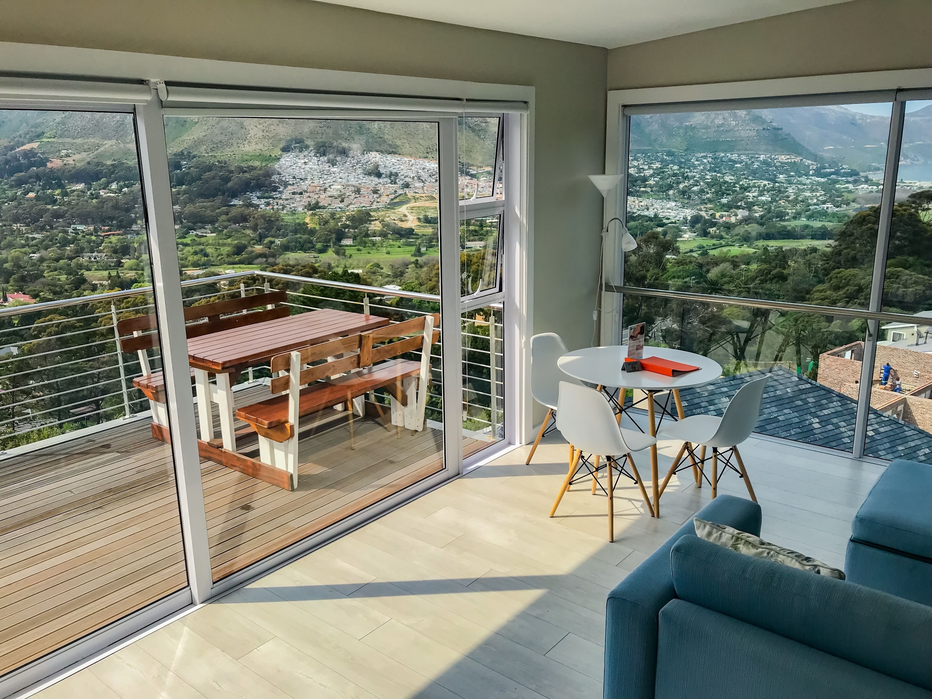 Deluxe Apartment (Havana) | Premium bedding, individually decorated, individually furnished