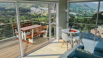 Căn hộ Deluxe (Havana) | Bộ đồ giường cao cấp, trang trí khác biệt