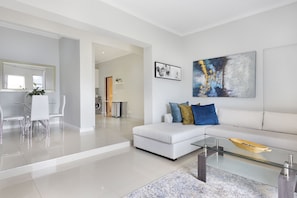 Deluxe Apartment, 2 Bedrooms, Non Smoking, Valley View | Premium bedding, individually decorated, individually furnished