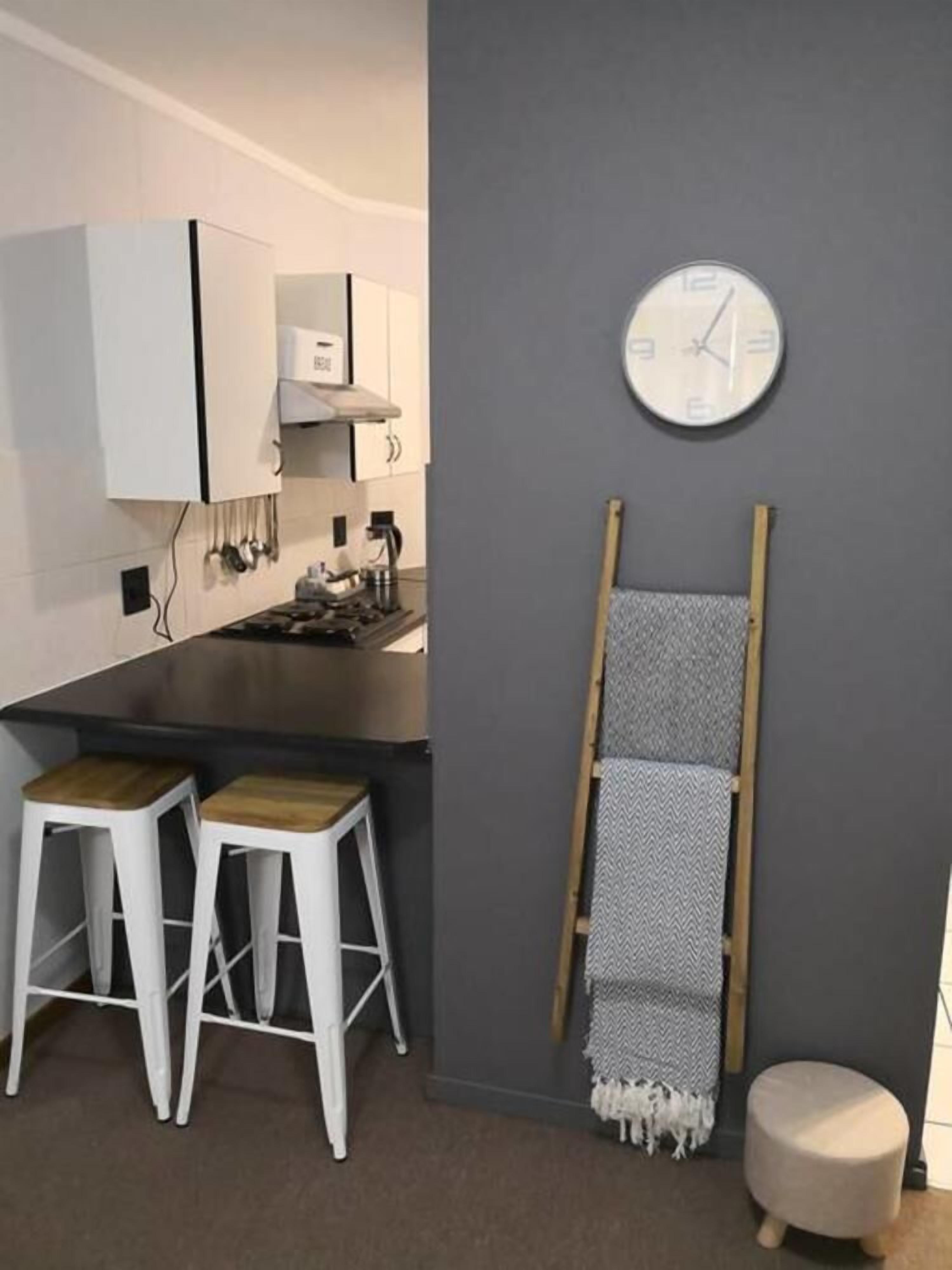 Executive Apartment, 2 Bedrooms | In-room dining