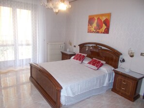 Double Room, Private Bathroom (External)