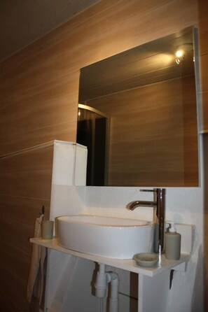 Bathroom sink - Au Passage des Grues (Drosnay)
