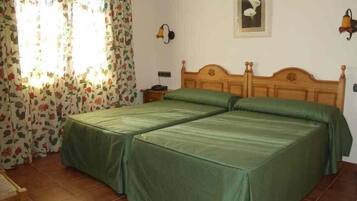 Individually decorated, blackout drapes, free WiFi, bed sheets
