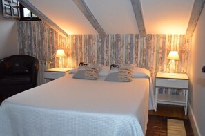 Desk, free WiFi, bed sheets - Posada Real La Montañesa (Los Corrales de Buelna)