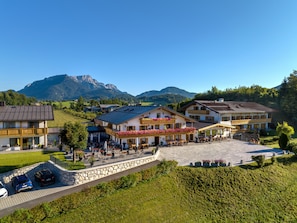 Vista frontal de la propiedad