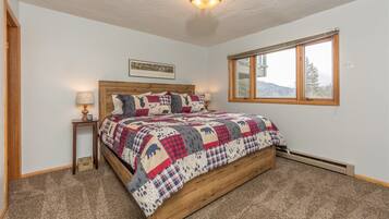 2 bedrooms, desk, iron/ironing board, free WiFi