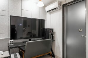 Habitación (VR Game / Breakfast for 2) | Escritorio, sistema de insonorización, wifi gratis y ropa de cama